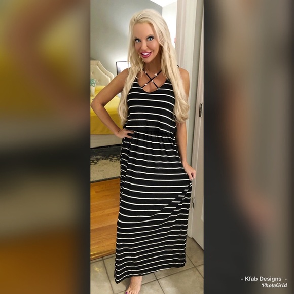 Dresses & Skirts - ❤️Stunning Super Soft Criss Cross Front Maxi Dress